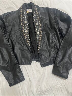 VINTAGE 80s LEATHER JACKET